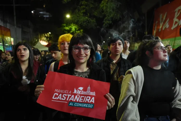 Solo dos cosas para decir- -Say No More es impermeable -Manuela Castañeira al Congreso 🤘