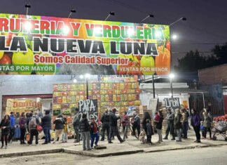 Clausura polémica en Guernica: movilización por la reapertura de una verdulería que vendía muy barato