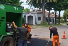 Avanzan las obras de bacheo en Luis Guillón