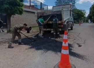 El Jagüel: el Municipio continúa con las tareas de bacheo