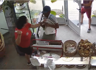 Cuchillo en mano, empleadas frustraron un robo en una panadería de Lanús