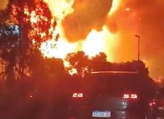 Explosión e incendio en una fábrica de Ezeiza: descartan caída de avioneta y alertan por nube tóxica