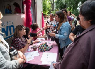 Almirante Brown reforzó la concientización sobre el cáncer de mama con actividades y controles médicos gratuitos en el Parque Carrillo