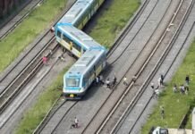 Tarde de caos en Liniers: descarriló un tren del Sarmiento y dejó al menos 20 heridos