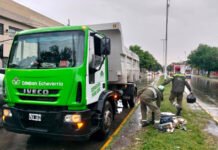 Por las intensas lluvias, el Municipio de Echeverría realiza tareas de limpieza y desobstrucción en diferentes puntos del distrito