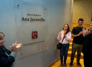 La UNLa renombró su Aula Magna “Ana Jaramillo” en reconocimiento a la rectora fundadora