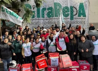 Repartidores por aplicación se movilizan contra la reforma laboral