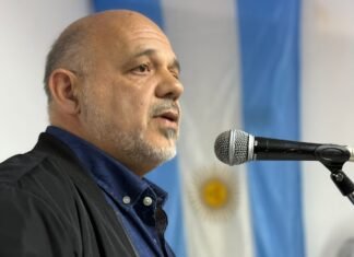 Carlos “Charlie” Curestis rechazó el endeudamiento impulsado por Kicillof en la Legislatura bonaerense