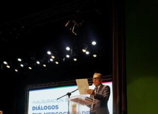 Fernando Gray participó de la inauguración solemne de la 30° Cumbre de Mercociudades en Niterói