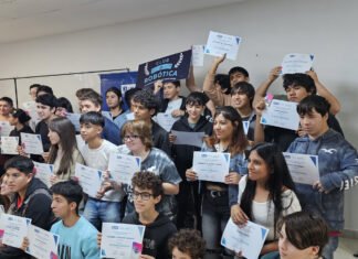 Hay futuro: más de 70 jóvenes presentaron sus proyectos en el cierre del año del Club de Robótica