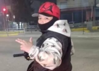 Despiden los restos del niño de 12 años abatido en una persecución policial en Remedios de Escalada