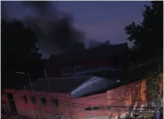 Controlan el voraz incendio en una planta textil de Valentín Alsina: Pérdidas totales y un despliegue histórico