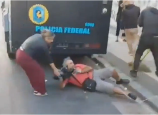 Repudiable: La Policía Federal detuvo y agredió a un camarógrafo de A24