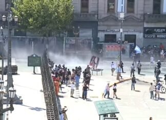 Congreso: incidentes, fuego y represión en el arranque de una jornada clave por las reformas