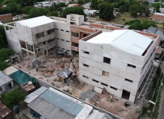 Previo al inicio de clases, el Municipio de Brown avanza con la construcción del nuevo edificio para la escuela secundaria N°26