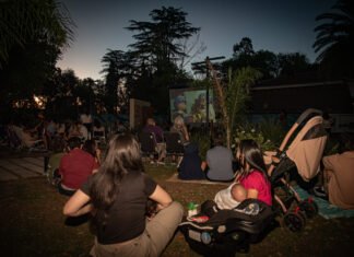 Una Multitud disfrutó de otra jornada de «Cine de Verano» en Almirante Brown