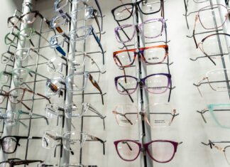 Vuelta a clases: el Municipio de Brown renueva el acuerdo con ópticas con 30% de descuento