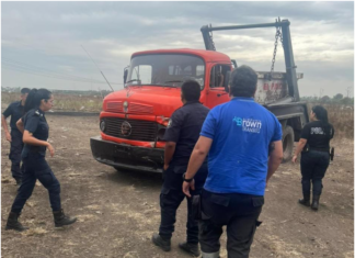 Burzaco: Secuestran un camión que arrojaba basura ilegalmente en la vía pública
