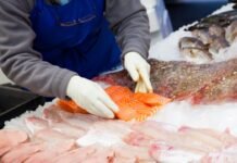 Especulación en góndola: el pescado aumentó un 13.000% en la última década y el consumo tocó su piso histórico