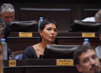 Mayra Mendoza rompió la tregua: Fuerte reclamo a Kicillof por el «vacío» a Cristina y la estrategia electoral