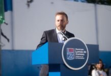 Otermín participó del inicio de clases en Temperley