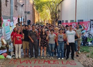 En el marco del Siluetazo Nacional del ¡Ya Basta!, los trabajadores de FATE visitaron la UNLa