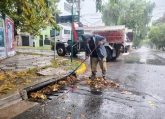 Esteban Echeverría: Tareas de limpieza y desobstrucción por la intensa lluvia