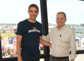 Gray en Expoagro: “Cada empresa que se radica en Echeverría es una oportunidad de trabajo para nuestra comunidad”