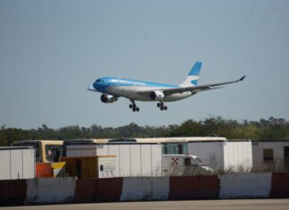 Sobre Ezeiza y la Región: informan que esta tarde habrá vuelos a baja altura por tareas de mantenimiento en el aeropuerto