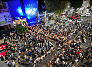Multitudinaria vigilia en Avellaneda por Malvinas