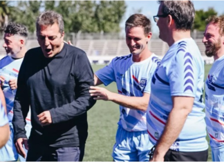 Fútbol, política y estrategia: Sergio Massa reapareció en San Vicente junto a los intendentes de la región