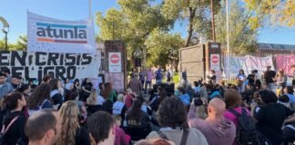 Trabajadores docentes y nodocentes de la UNLa organizaron una masiva clase pública