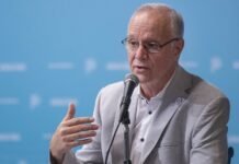 Con la presencia del exministro Daniel Gollan, se realizará en la UNLa un cine debate por los 80 años del Ministerio de Salud bonaerense