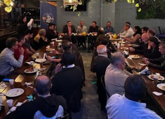 El Grupo Pueyrredón recibió a Daniel Ivoskus en Lomas de Zamora para la presentación de «Gobernicar»