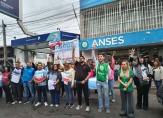 Masiva movilización en Monte Grande: Docentes exigen a ANSES la devolución de fondos para el IPS