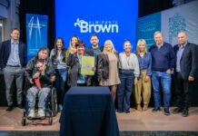 Cascallares, Fabiani y Paula Eichel acompañaron a 184 familias que firmaron su escritura