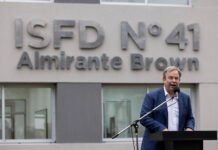 Docentes y estudiantes ya cursan en el nuevo edificio del Instituto Superior de Formación Docente N°41