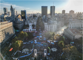Masiva movilización en defensa de la universidad pública en medio de una fuerte disputa política con el Gobierno