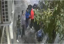Violento robo en Avellaneda: cuatro delincuentes armados asaltaron a repartidores y les robaron la camioneta