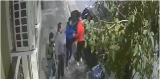 Violento robo en Avellaneda: cuatro delincuentes armados asaltaron a repartidores y les robaron la camioneta