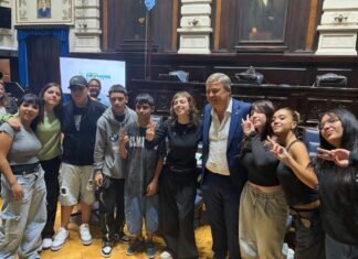 Estudiantes de Almirante Brown realizan visitas educativas a la República de los Niños y la Legislatura Bonaerense