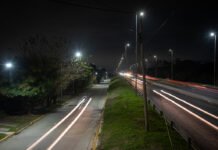 El Municipio de Brown coloca nuevos equipos de luces Led en un tramo de la avenida Monteverde y sus colectoras