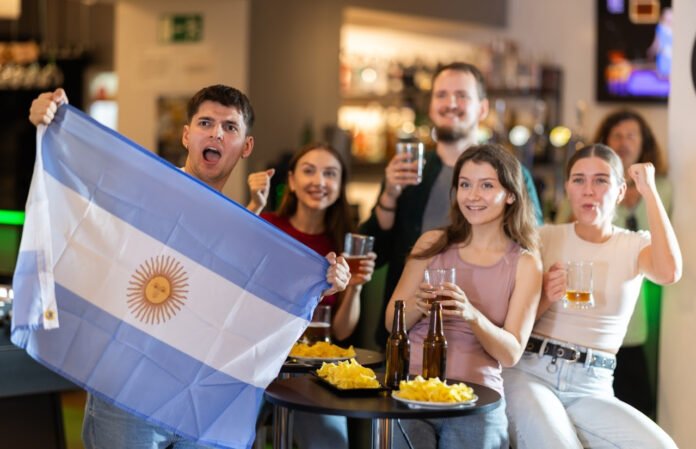 Ocho de cada diez argentinos planean gastar igual o más durante esta Copa