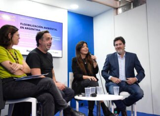 Daniela Vilar participó de una charla sobre flexibilización ambiental en la Feria del Libro