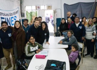 Mariel Fernández recorrió Lomas de Zamora junto a Federico Otermín