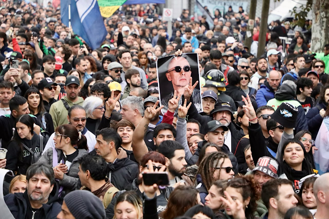 Más de 400 mil personas despidieron al Indio Solari en Avellaneda