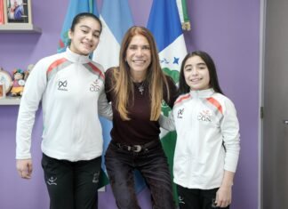 Avellaneda refuerza el respaldo al deporte de alto rendimiento con apoyo a gimnastas y la entrega de una bicicleta adaptada