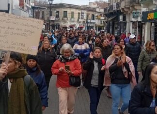 Tensión escolar: masiva marcha en Almirante Brown contra el ajuste y el deterioro edilicio