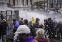 Tensión y represión en el Congreso: la protesta contra la Ley de Propiedad Privada terminó con heridos, balas de goma y gases