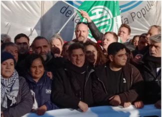 «Milei patea para otro lado»: Kicillof se sumó a la marcha de San Cayetano y lanzó duras críticas contra el modelo económico